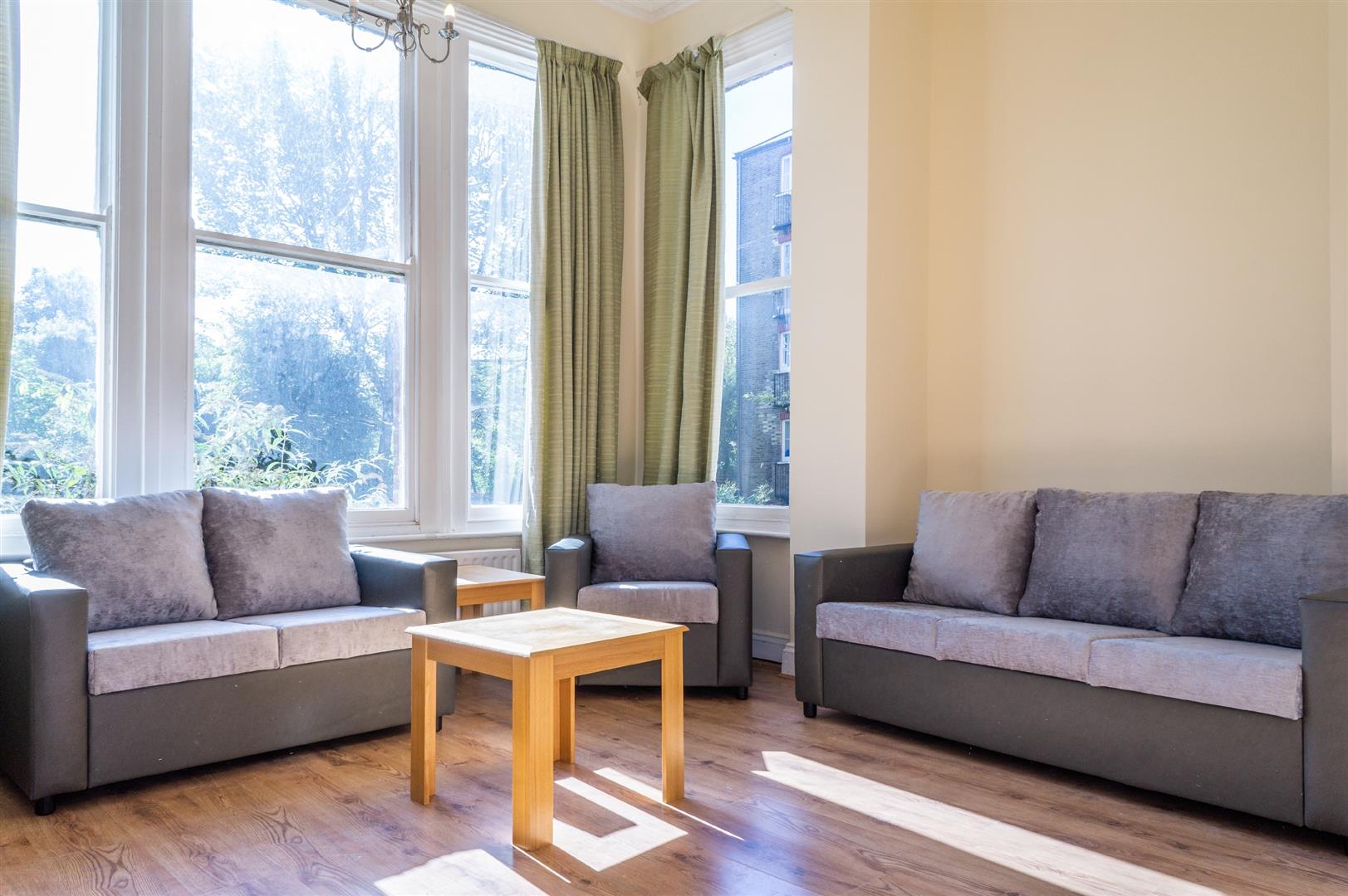 3 bed property in Elgin Avenue, Maida Vale